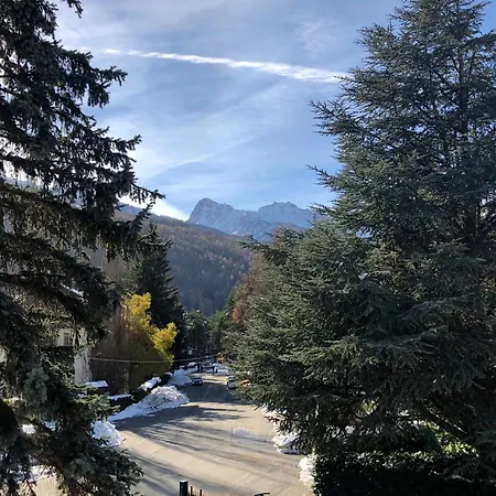 Spazioso Viale San Francesco 아파트